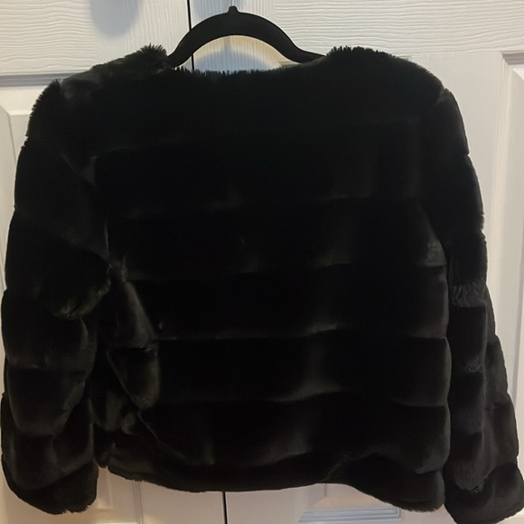Calvin Klein Faux Fur Shrug Jacket Size Medium - Picture 4 of 4
